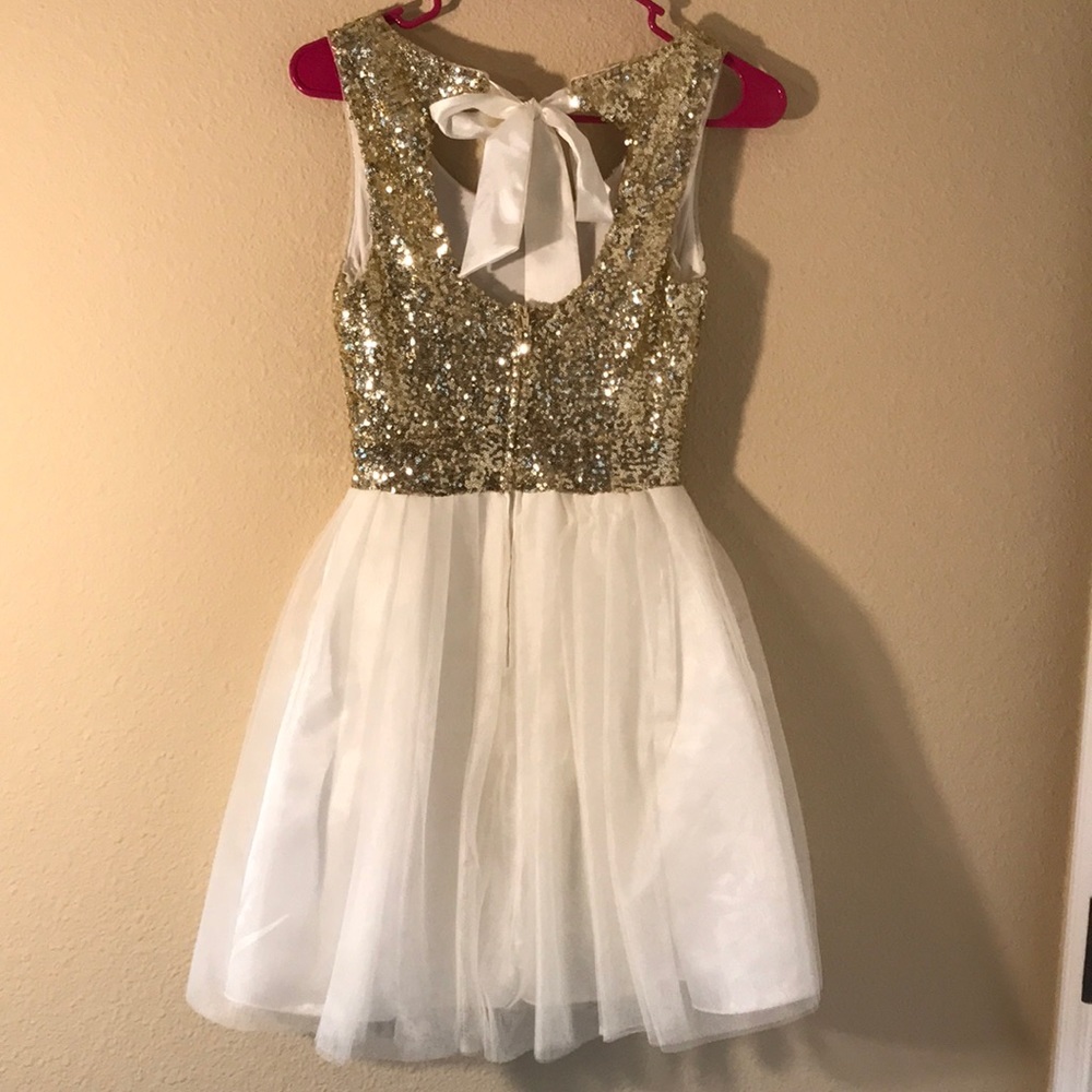 GOLD DRESS - Picture 4 of 5